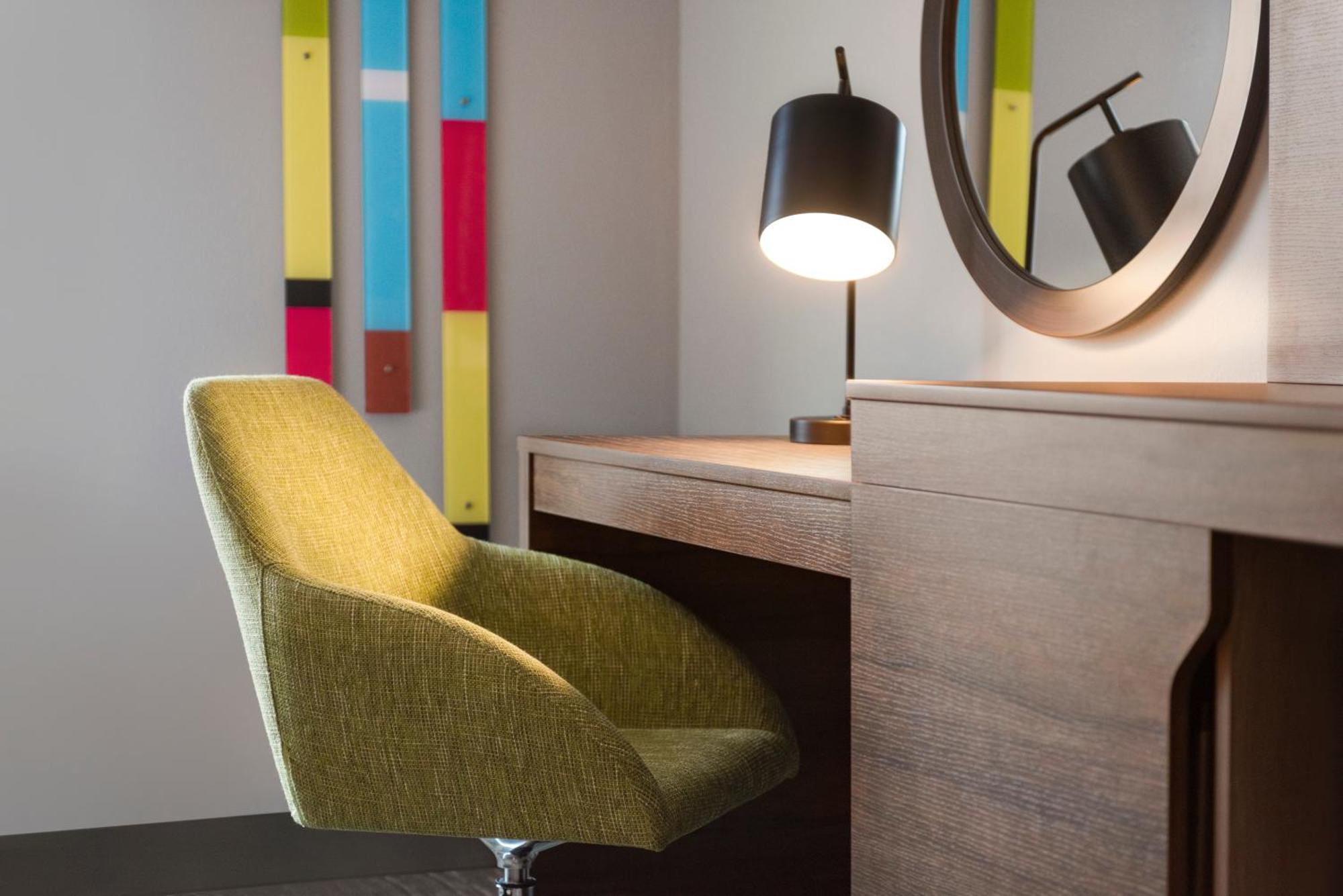 Hampton Inn & Suites Kelowna, British Columbia, Canada Extérieur photo