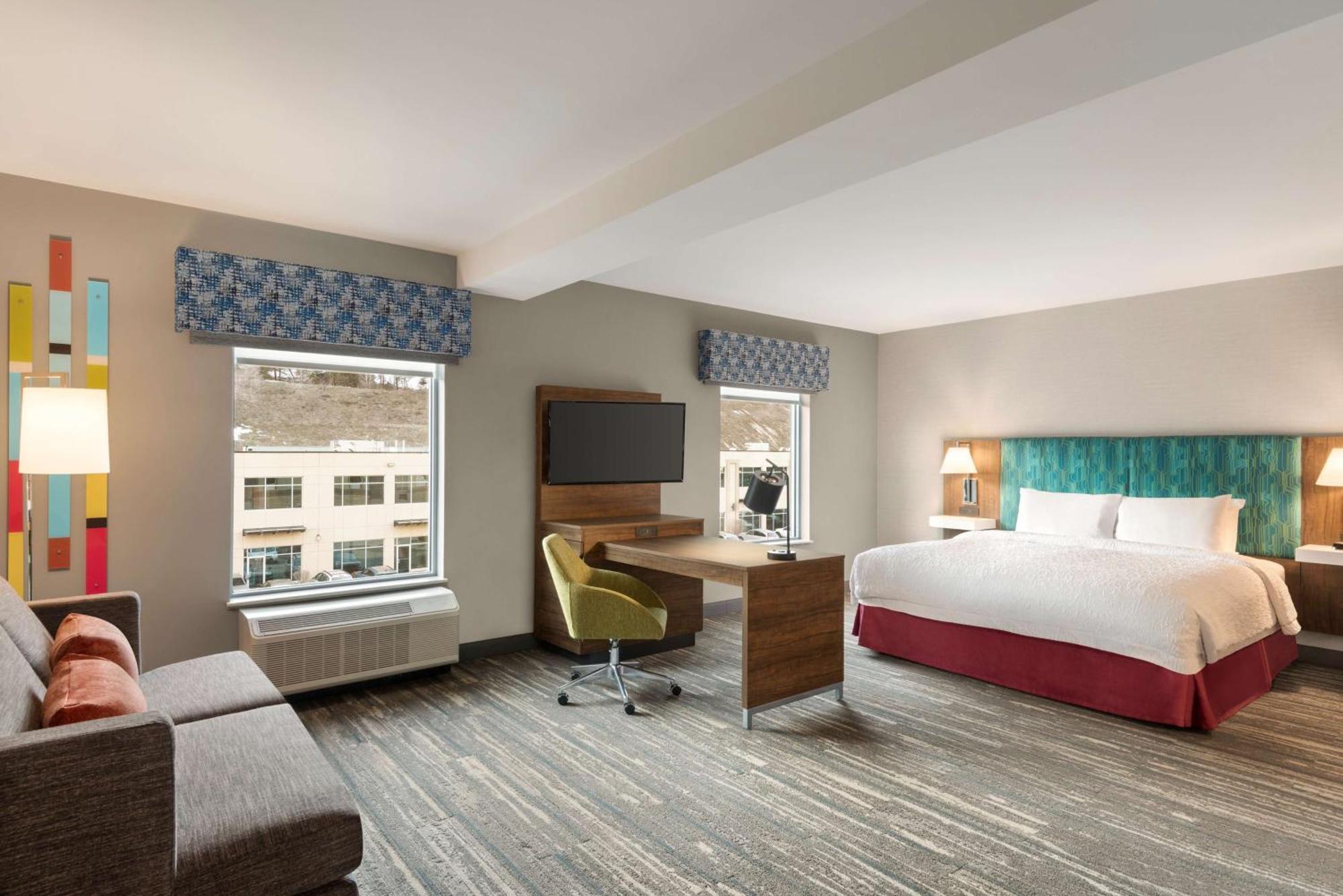 Hampton Inn & Suites Kelowna, British Columbia, Canada Extérieur photo