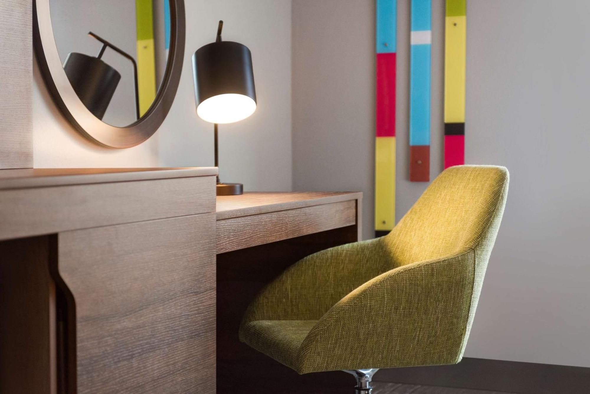 Hampton Inn & Suites Kelowna, British Columbia, Canada Extérieur photo