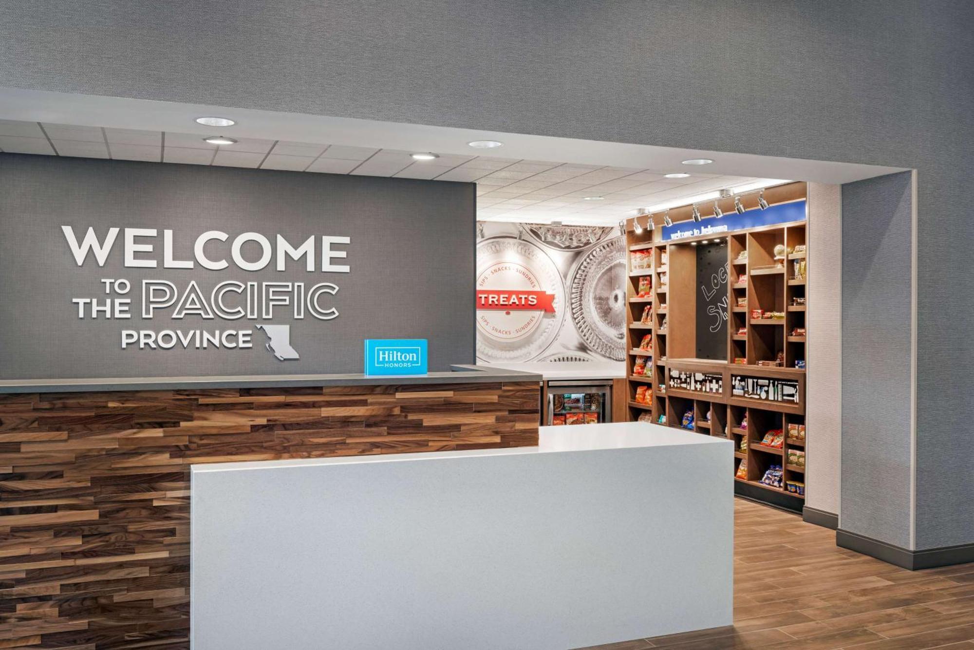 Hampton Inn & Suites Kelowna, British Columbia, Canada Extérieur photo
