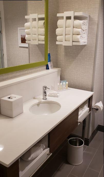 Hampton Inn & Suites Kelowna, British Columbia, Canada Extérieur photo